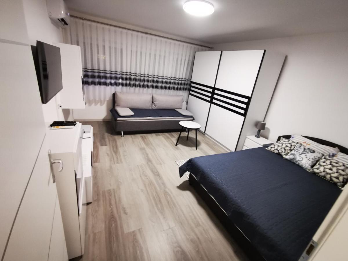 Ema Studio Apartman Karlovac Eksteriør billede