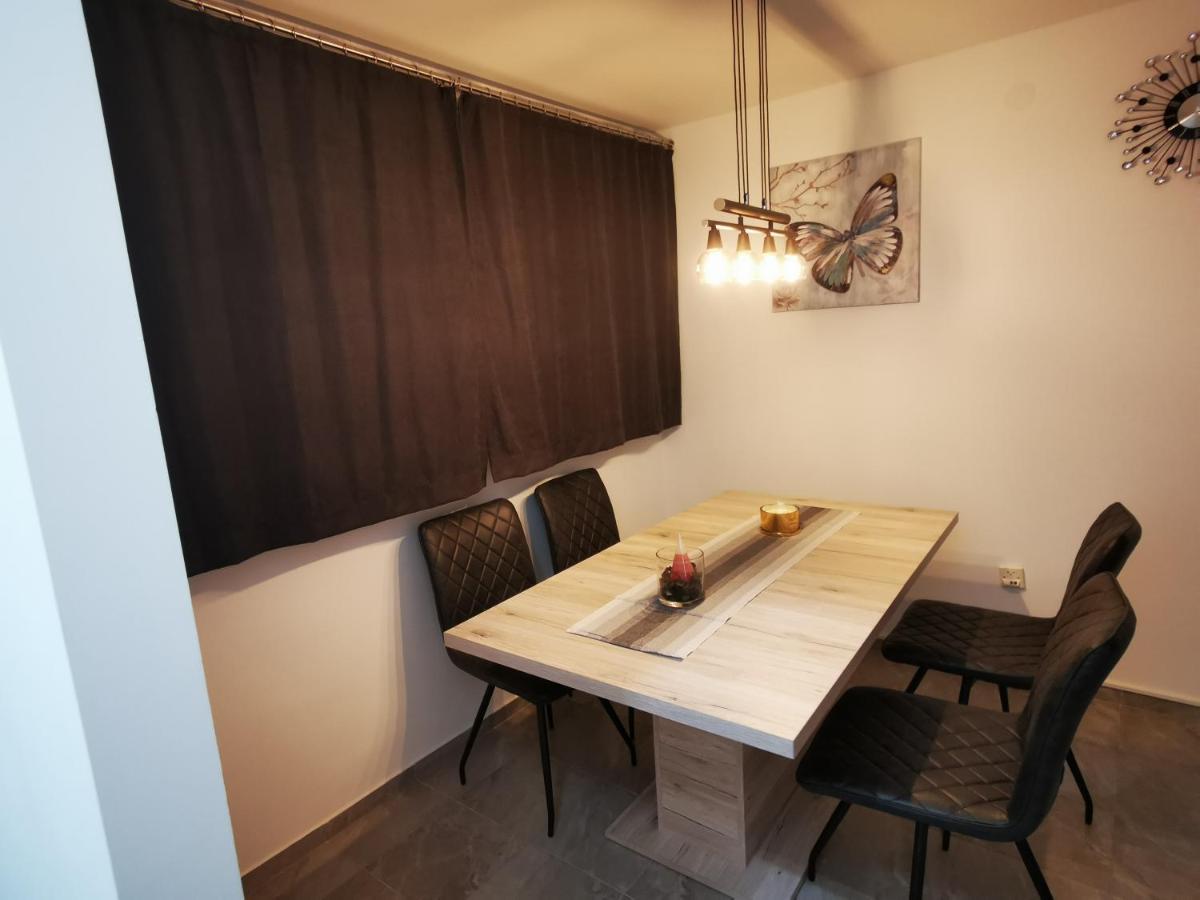 Ema Studio Apartman Karlovac Eksteriør billede