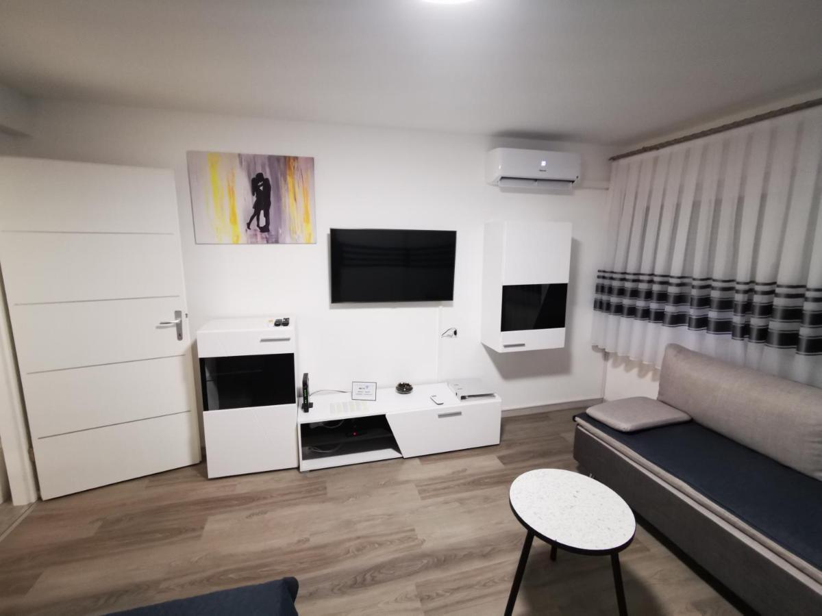 Ema Studio Apartman Karlovac Eksteriør billede