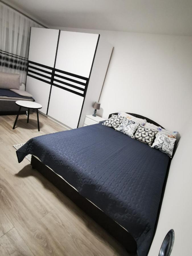 Ema Studio Apartman Karlovac Eksteriør billede